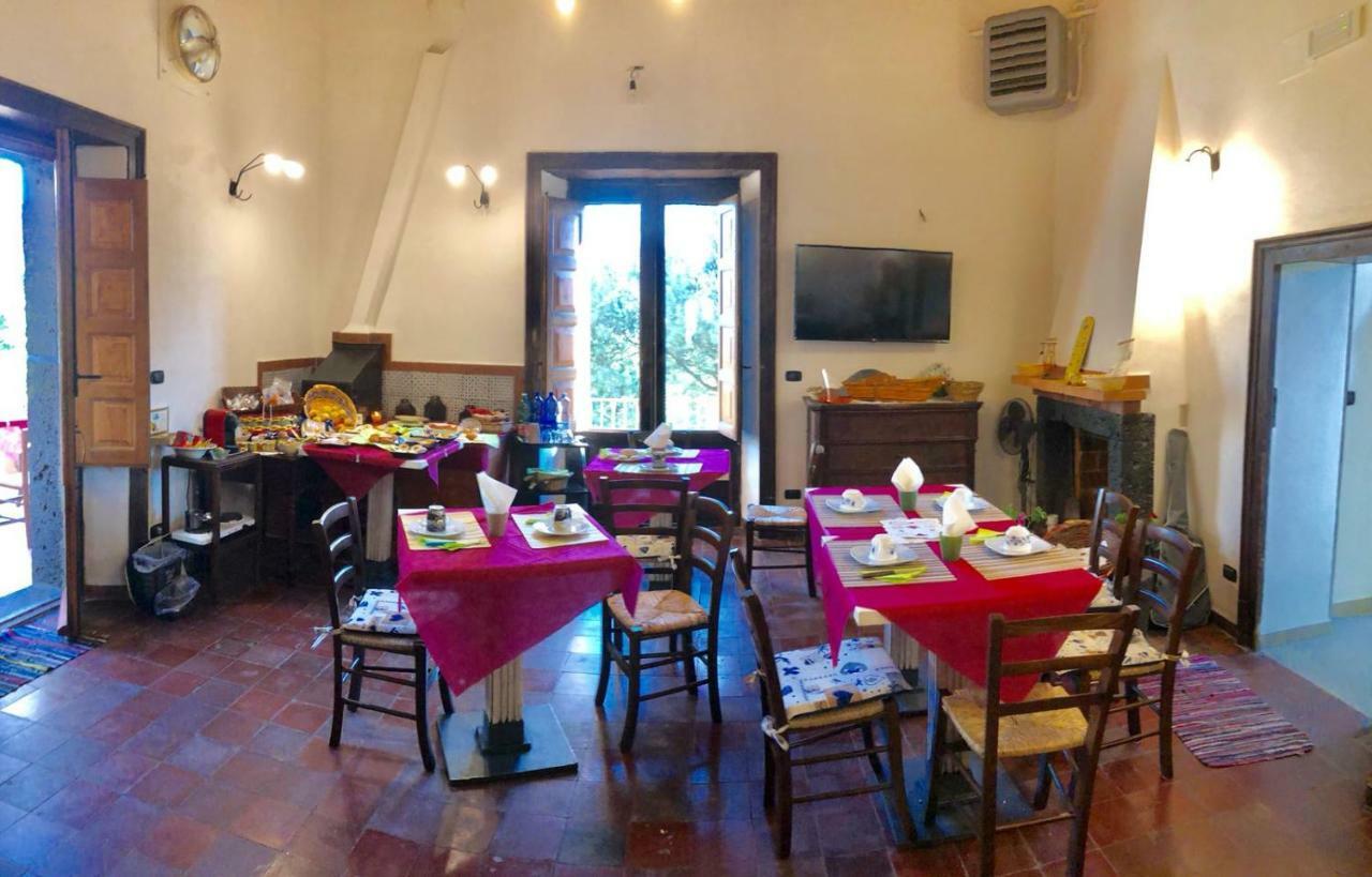 Agriturismo Sole Di Sicilia Randazzo Bagian luar foto